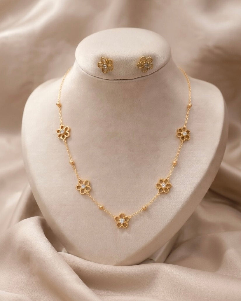 Flower Charm Necklace Set